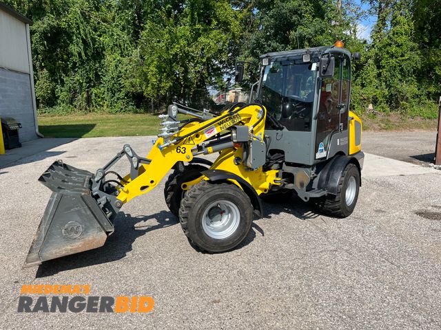 Lot 30-3824 - 2017 Wacker Neuson WL 32 Loader