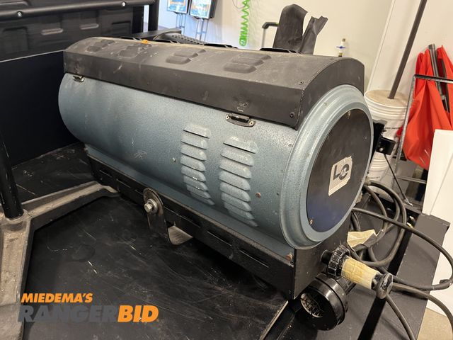 Lot 30-1609 - (1) LE Spotlight with stand. .