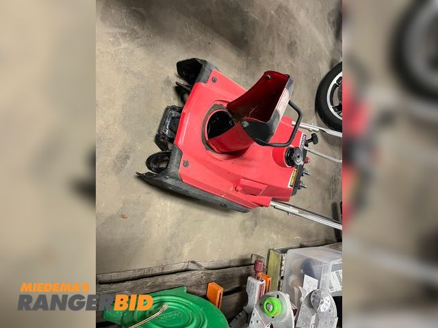 Lot 30-2515 - Honda HS35 Single Stage May need the carb cleaned