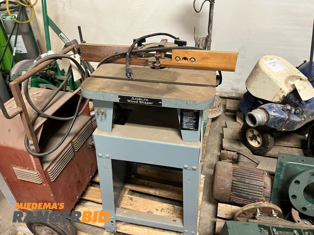 Lot 30-353 - Delta Wood Shaper Electric Powered