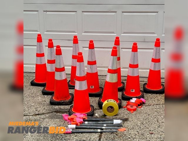 Lot 30-9782 - Lot of ten (10) JBC RS70025SR3M64 Traffic Safety Cones