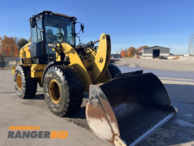 Lot 30-1663 - 2019 CAT 926M Loader