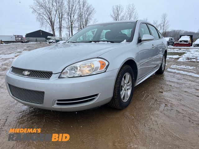 Lot 30-2610 - 2015 Chevrolet Impala Limited with a 3.6L V6 DOHC 16V FFV engine. Sedan FWD