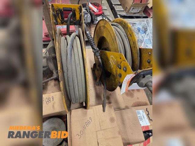 Lot 30-4867 - Lot of (2) hose reels with hoses