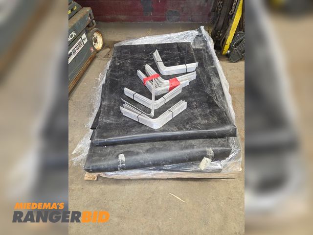 Lot 30-4819 - 1-10'x30' containments and 2- 8'x16' containments