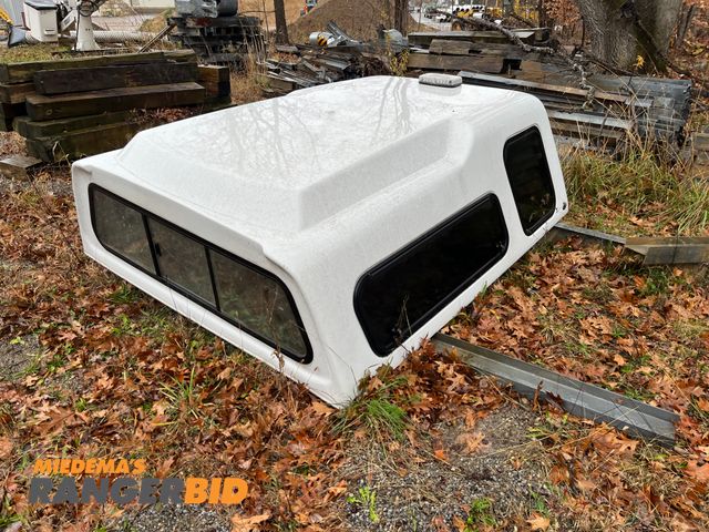 Lot 30-2405 - (1) Ranch Truck Topper 8' Came off 2008 Ford F-250