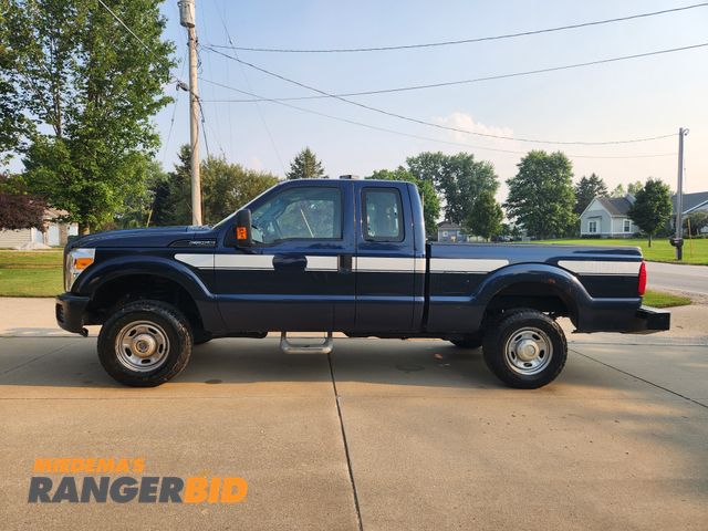 Lot 30-1261 - 2015 Ford F-250  4x4 Super Duty with Stow Away Bumper Power Crane, 55K miles Extended Cab Pickup Tru...
