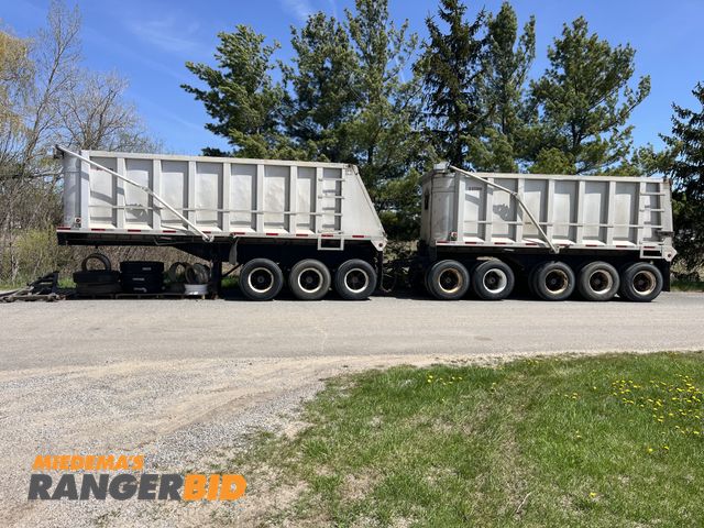 Lot 30-4759 - 1989 Dorsey Lead and Pup Gravel Train