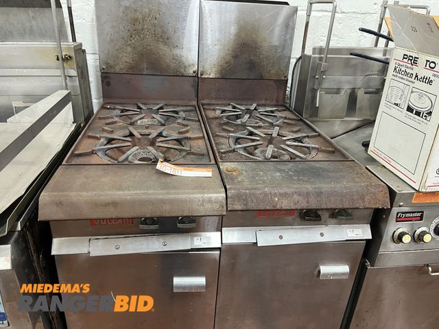 Lot 30-1811 - Vulcan Stove HX45 Stainless Steel Commercial Stove