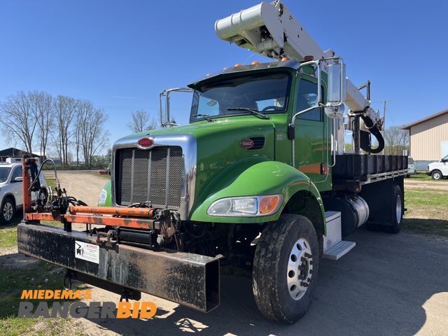 Lot 30-4789 - 2015 Peterbilt PB337 Boom Truck / Bucket Truck / Aerial Bucket Truck