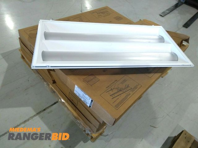 Lot 30-284MV - Lithonia 2RT8S 2 32 MVOLT GEB10PS LP835 RT8 Volumetric Recessed Lighting Fixture