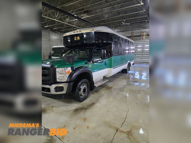 Lot 30-42028 - 2015 Ford F550 buS Good old bus. Power steering pump leaks when you turn the steering to bypass. thi...