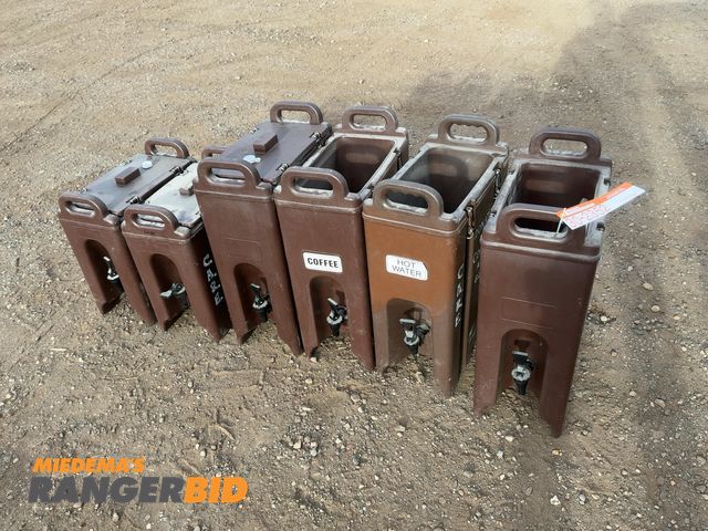 Lot 30-2352 - (6) Cambro Insulated Drink Dispensers, one leaks, four are 500LCD and two are 250LCD