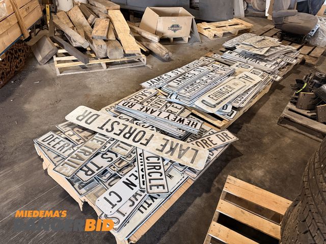 Lot 30-3874 - (3) Pallets of Street / Road signs