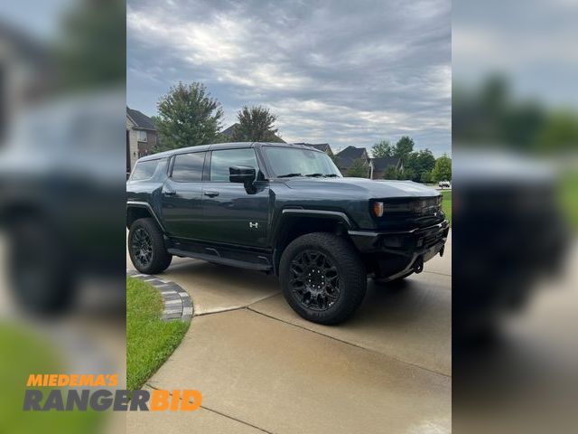 Lot 30-46999 - 2026 GMC Hummer EV 3VL 2X with 1,793 miles All Electric SUV AWD