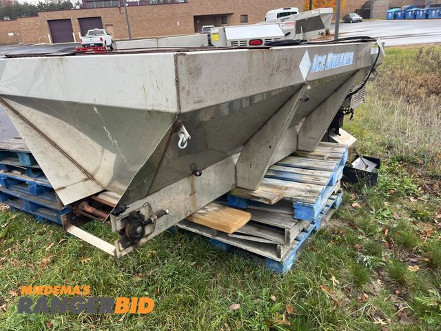 Lot 30-1989 - Ice Breaker Stainless Steel Salt Spreader.  Has been sitting for over 2 years. Current working condi...