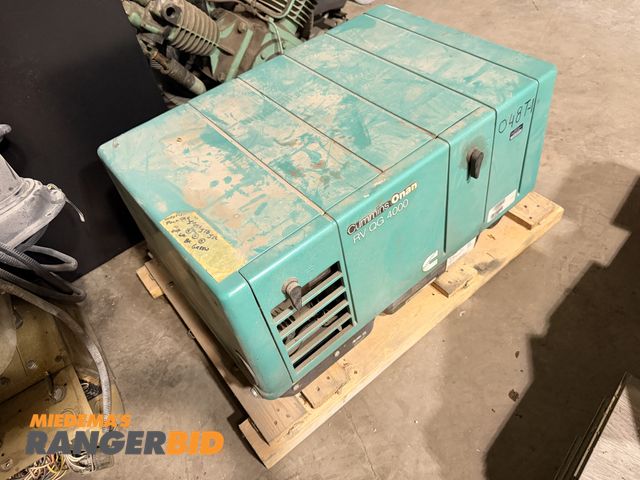 Lot 30-3180 - Cummins Onan RV QG 4000 Generator
