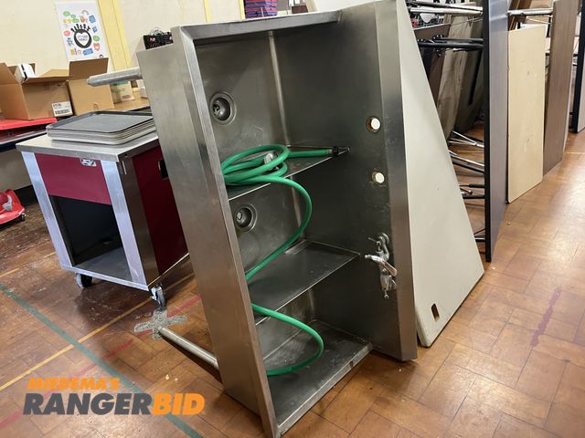 Lot 30-2072 - 3 basin sink Stainless Steel