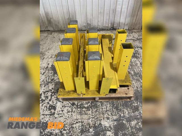 Lot 30-201MV - Pallet of Wildeck Safety Guarding Posts and Rails.