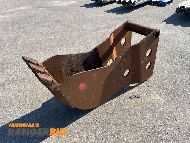 Lot 30-660 - Small Ditching Bucket see pics for size