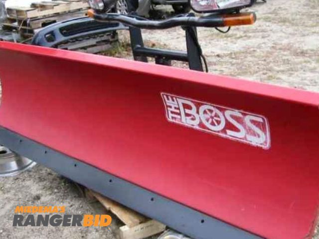 Lot 30-11290 - 7' boss snow plow blade. Blade saw only