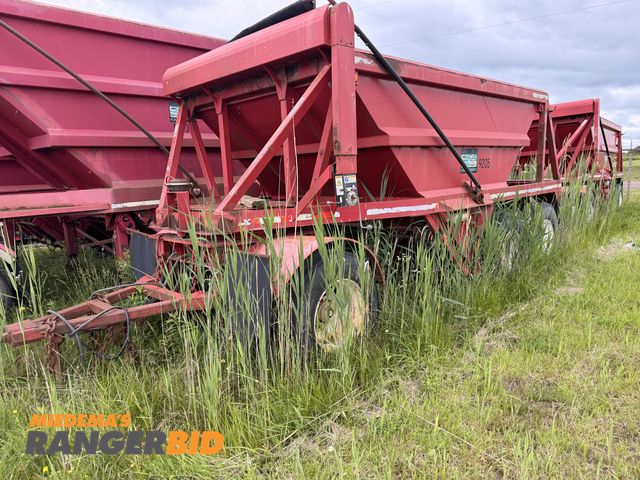 Lot 30-3946 - 1995 Yale V bottom Pull Type 3 axle Gravel Trailer Pup Bottom Dump / Belly Dump