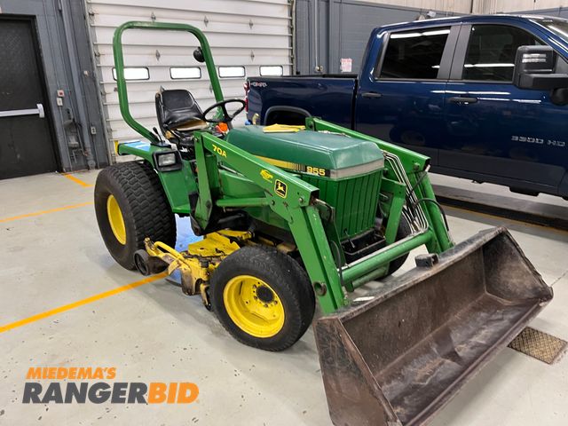 Lot 30-3346 - 1995 John Deere 955 Tractor