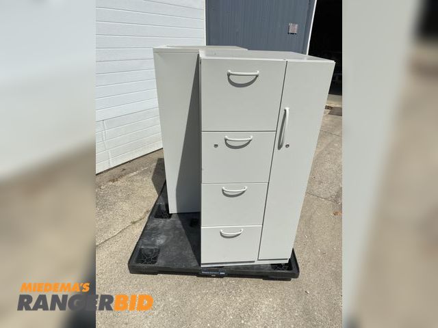 RangerBid.com - Lot 30-158MVTW - Lot of 2 SteelCase Commercial-Vrade ...