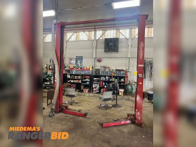 Lot 30-110 - Foward AB-1135-E