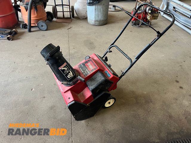 Lot 30-3400 - Toro CCR 2450 Single Stage Walk-Behind Snow Blower