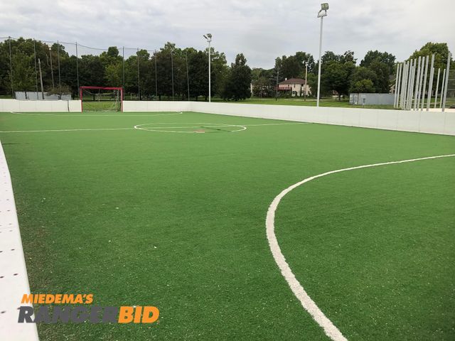 Lot 30-25-L - (1) 7.5' x 30' +/- Artificial sports turf Artificial grass turf Astroturf Artificial grass and sports turf