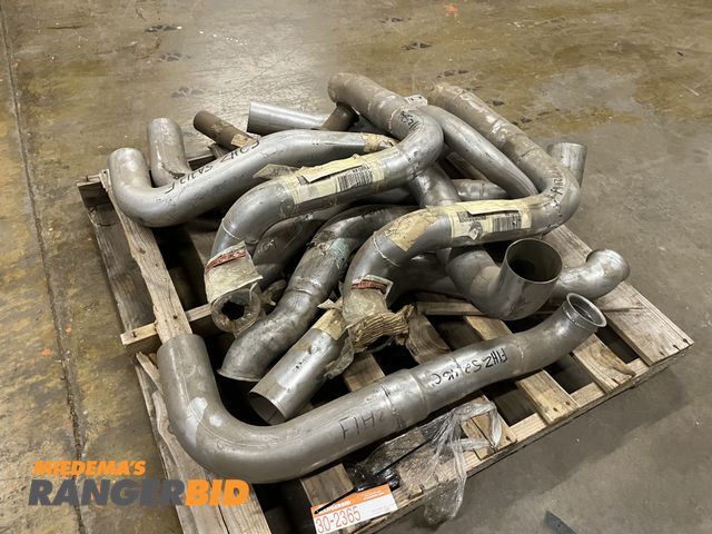 Lot 30-2365 - Assorted Ford Exhaust Pipes