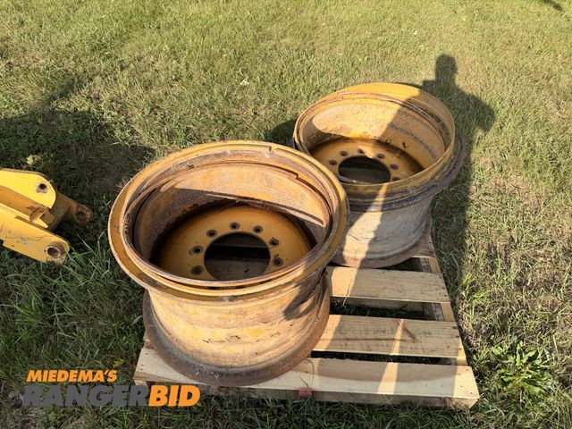 Lot 30-3392 - Loader Rims Wobbles at high speed