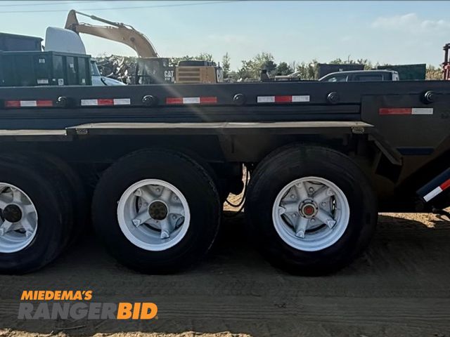 Lot 30-10701 - 1970 FRUEHAUF ROLL OFF TRAILER Semi-Trailer FRUEHAUF ROLL OFF TRAILER 
STRONG TRAILER
CLEAN