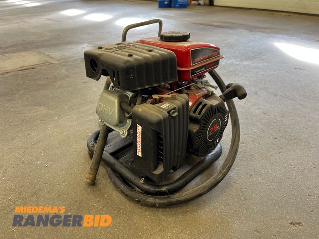 Lot 30-2864 - Predator 1" gas powered pump