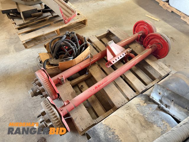 Lot 30-4094 - Lot of (2) trailer Axles