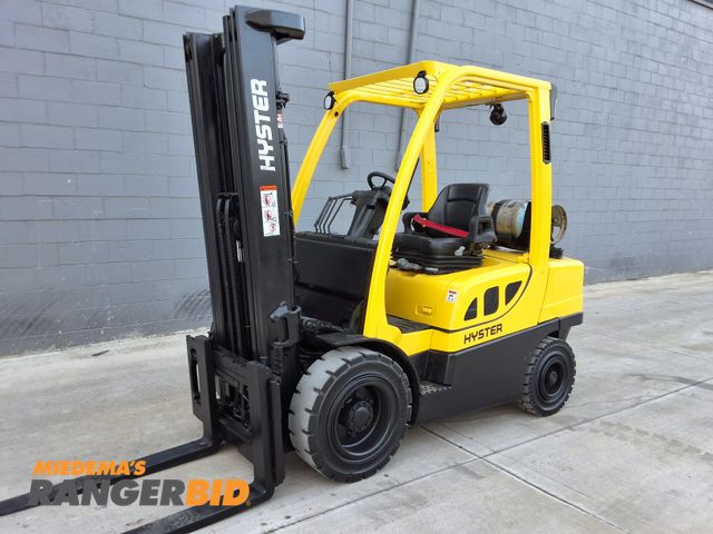 Lot 30-212 - 2009 Hyster 6,000lbs Capacity Pneumatic Forklift - See Video for Operation