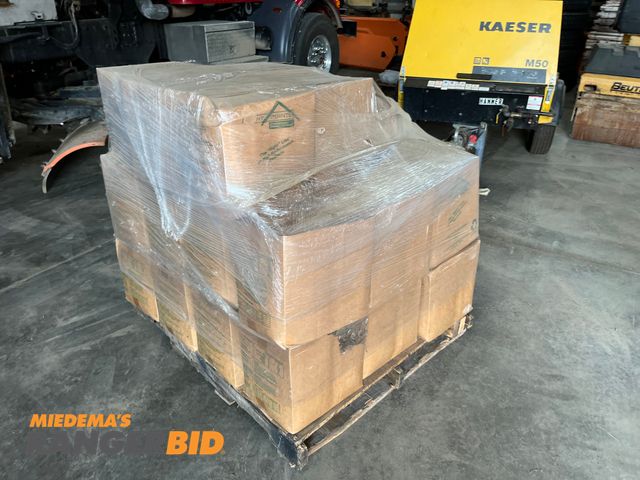 Lot 30-3343 - 1 Pallet Right Pointe Fast Set Crack Sealer Material Crack Sealer Material