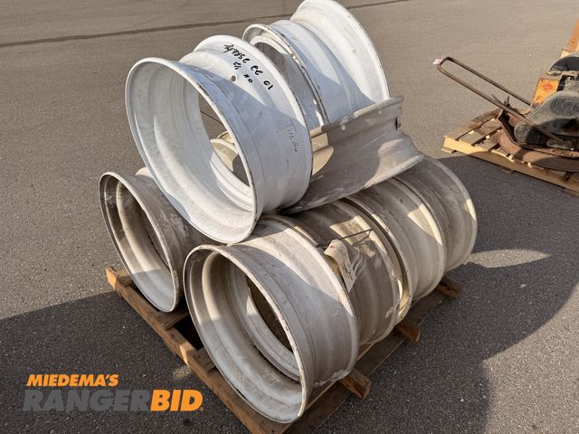 Lot 30-3580 - Pallet of Rims 22.5 x 7
