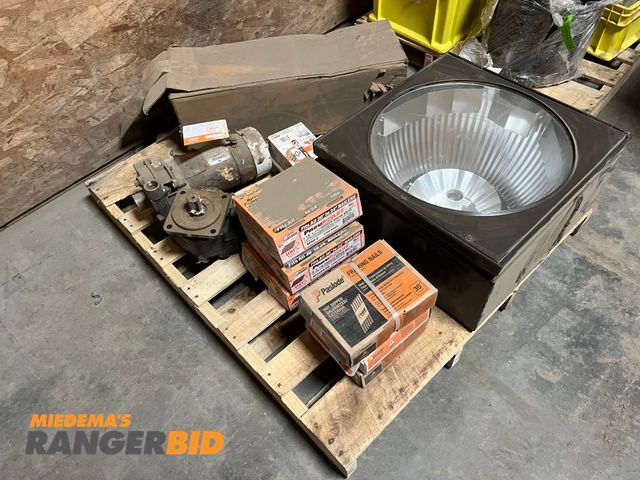 Lot 30-561 - Everything on this pallet including (6) boxes of nails, parking lot light, and more.