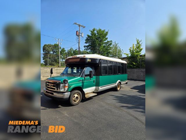 Lot 30-10033 - 2013 Ford E450 bus 2013 Ford E450 Eldorado Bus
Two valve V10 283543 miles. Uses oil. Power steering leaking a...