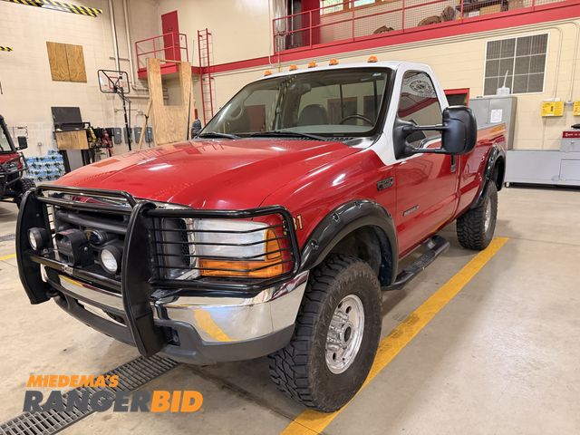 Lot 30-3558 - 2001 Ford F-250 with 67,798 miles Fire Dep Owned Regular Cab Pickup Truck 4x4