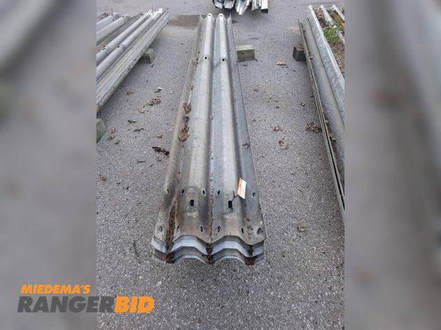Lot 30-2370 - 13’6” guardrail - 10 pieces. Seller will load. Municipality owned.
