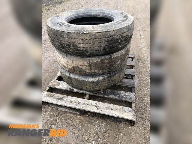 Lot 30-28W - 3 (3) tires, (1) 11R22.5 tires and (2) 295/75R22.5, see photos for type, tread and condition