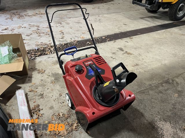 Lot 30-1526 - Toro Powerclear 721R Single Stage