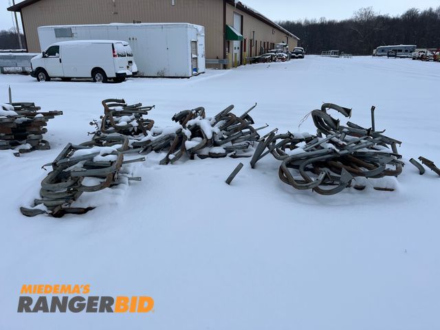 Lot 30-2633 - (5) pallets Picnic Table Legs