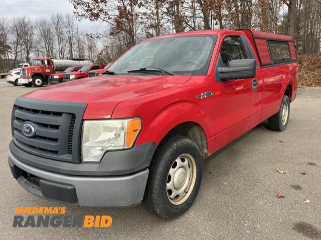 Lot 30-4993 - 2010 Ford F-150 Regular Cab Pickup Truck RWD