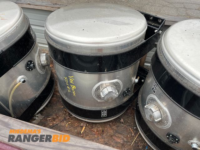 Lot 30-3775 - (1) DTNA 60 Gallon fuel tank with straps.  Came of Western Star Used only once.