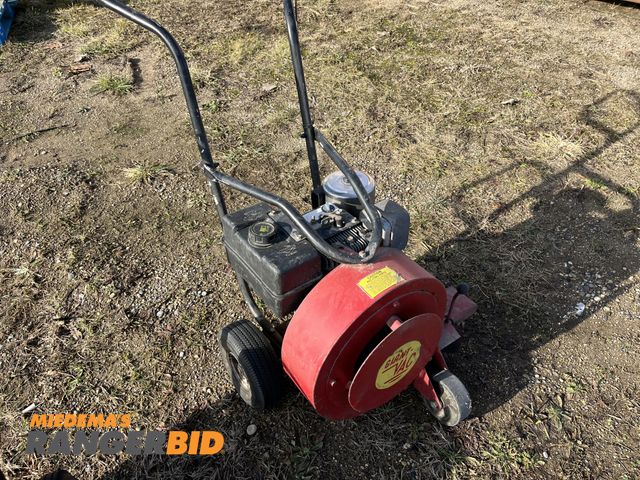 Lot 30-4243 - Giant Vac Blower Portable Gas Powered Recoil Start