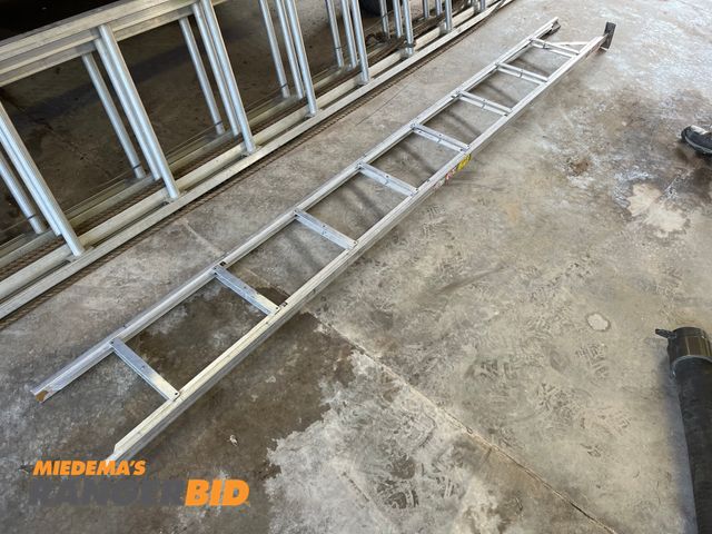 Lot 30-3535 - 1 10' Rescue ladder, foldable